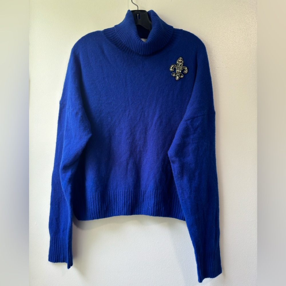 Never A Wallflower Relaxed Turtleneck embellished Cashmere Sweater Size Medium